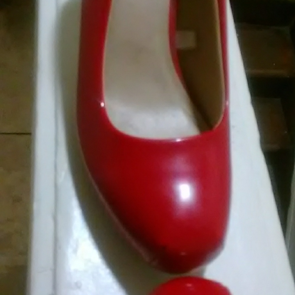 Heels - Picture 3 of 3
